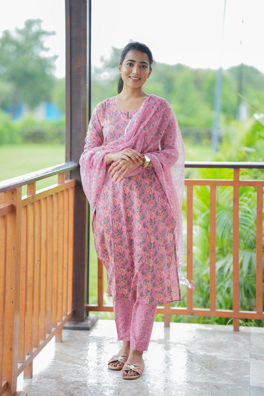 🌹🌹Pure fine Cotton fabric &nbsp;Kurti with Pant with cotton 100-100 Dupatta🌹🌹 (WARED82)
