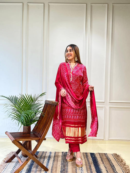💃🏻Presenting Beautiful Heavy quality Chinon Silk Fabric designer festive wear kurti pant and duppta with Embroidery, Sequence  Zari Work with lining (WARED83)