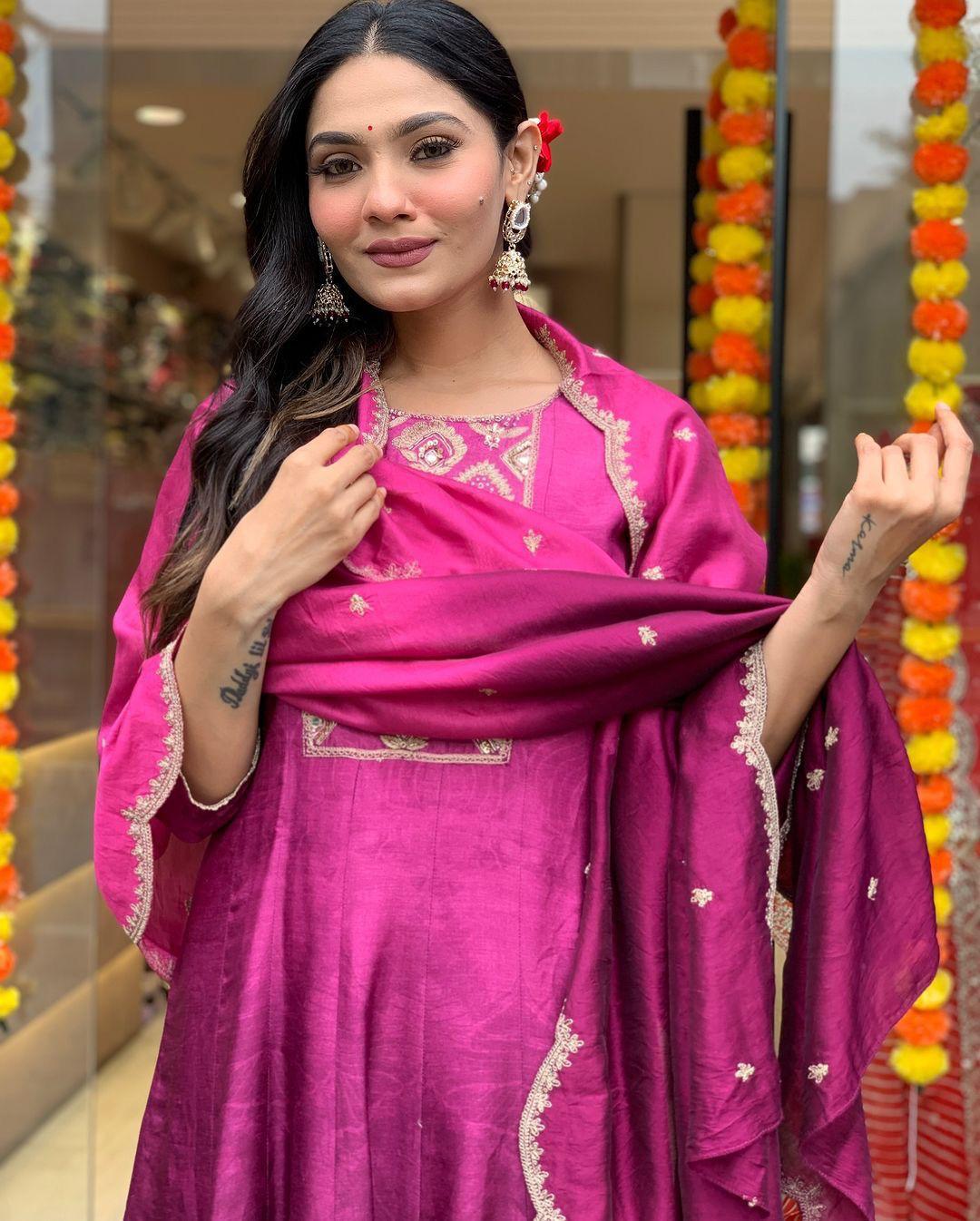 Our Exclusive Collection is here, to add a touch of tradition to your wardrobe.(WARED15)
