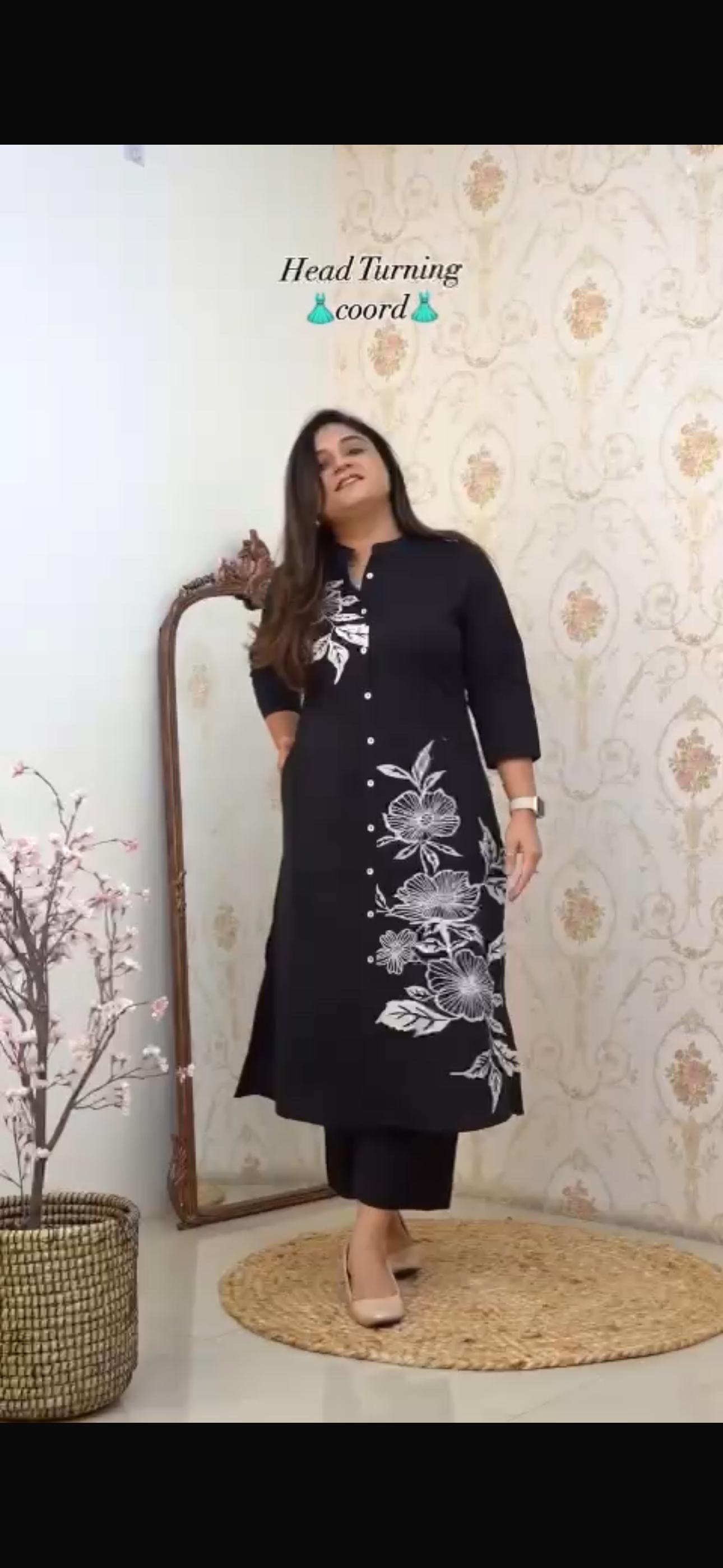 .Look straight out of a dreamy movie set as you turn around and walk in this elegant flaired suit ! The perfect of traditional wear (WACD29)
