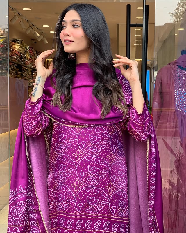Launching Simple & Decent Look for This Festive Season (SWRED30)