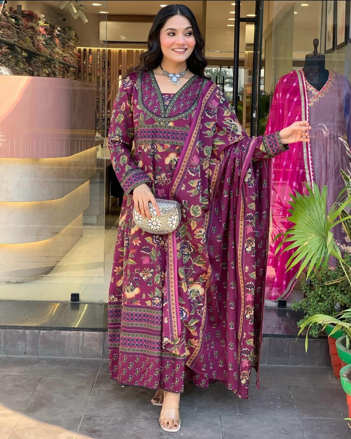 Look straight out of a dreamy movie set as you turn around and walk in this elegant flaired suit ! The perfect of traditional wear(WARED10)