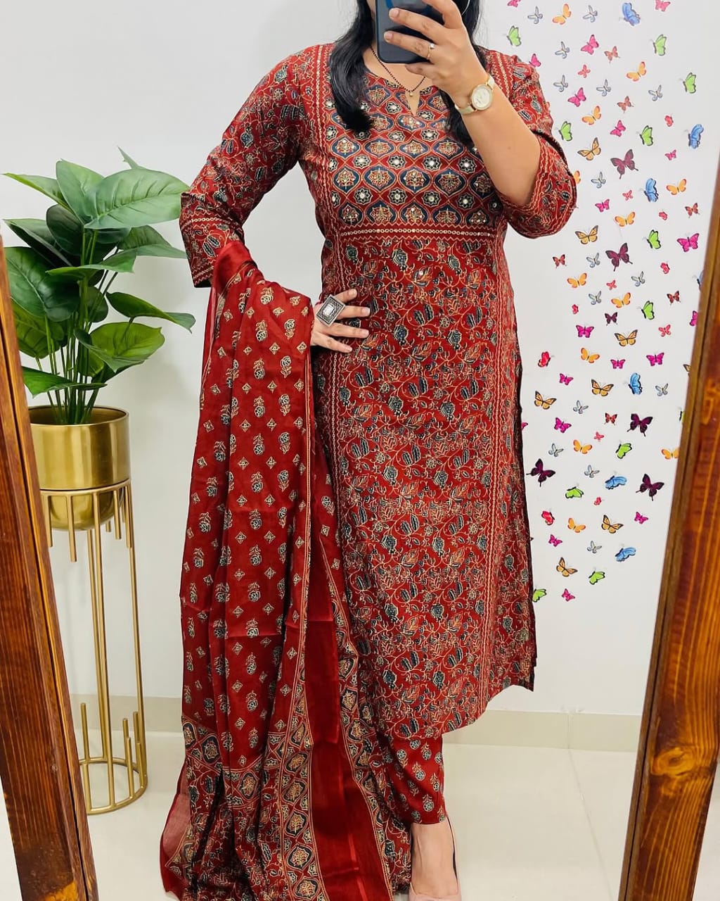 “ NEW FULL COTTON PRINT HAND WORK STRAIGHT KURTI PANT MALMAL DUPATTA ARRIVAL 😍💖(WARED396)