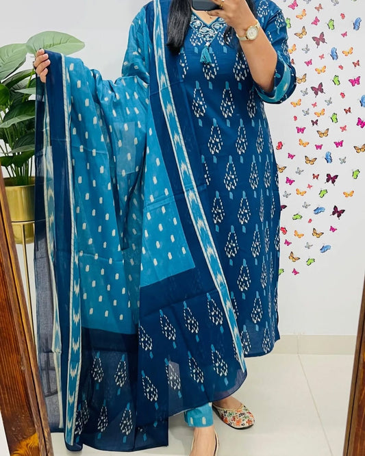 Featuring beautiful Havy Hand work with suqes Heavy Suit which is beautifully decorated It is paired with matching pants(WARED400)