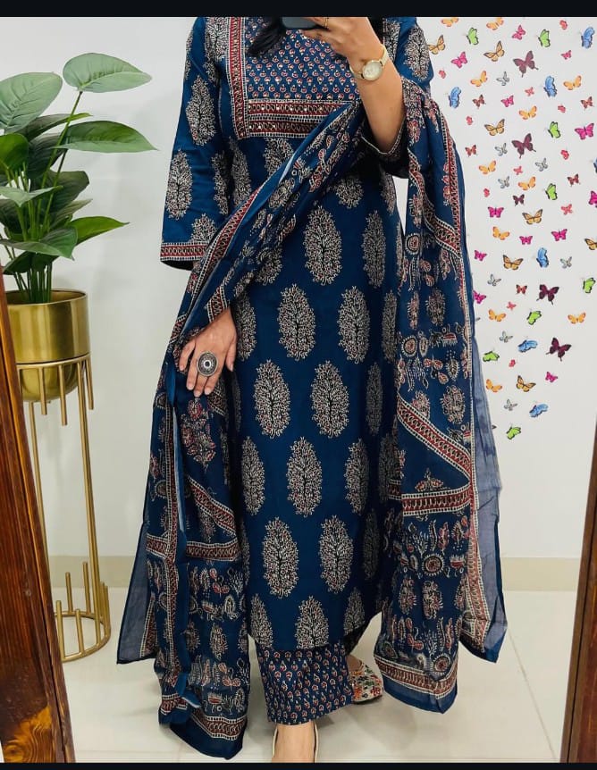 🌹🌹Pure fine Cotton fabric  Kurti with Pant with cotton 100-100 Dupatta🌹🌹Nack Hand work(WARED426)