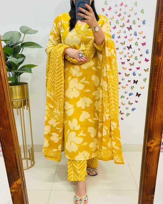 🧶💫New Designer Floral Cotton Suit set collection(WARED467)
