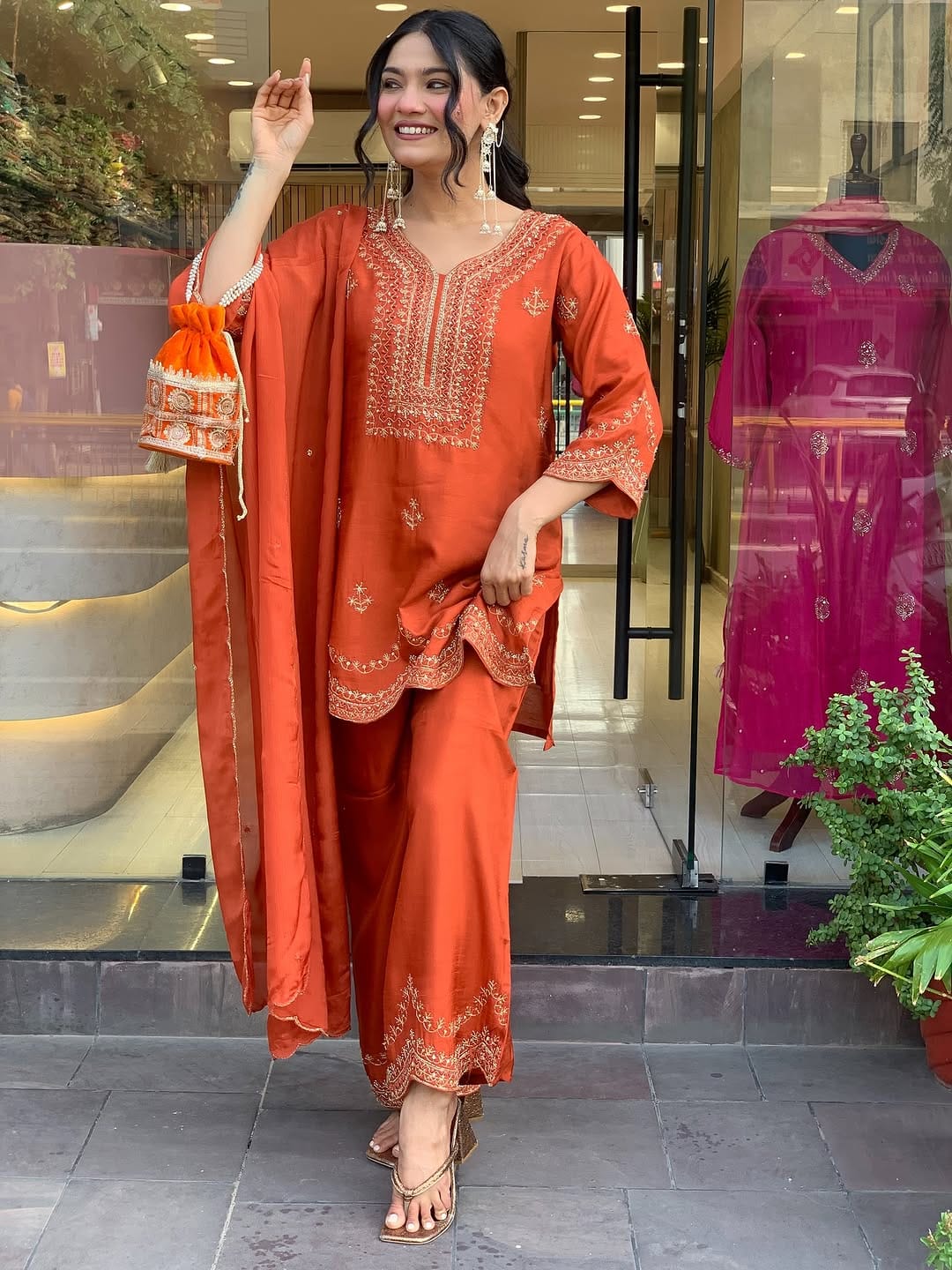 🪄 Pure Roman Silk Fabric Is A Luxurious, Shinning And Breathable Fabric Known for Its Fashion and Comfort. (WARD5996)