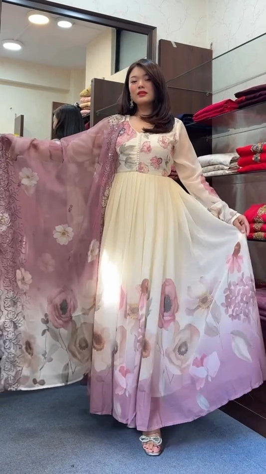 Featuring beautiful Heavy Suit Set which is beautifully decorated Embroidered🪡and Hand work.(RRRD10) 02