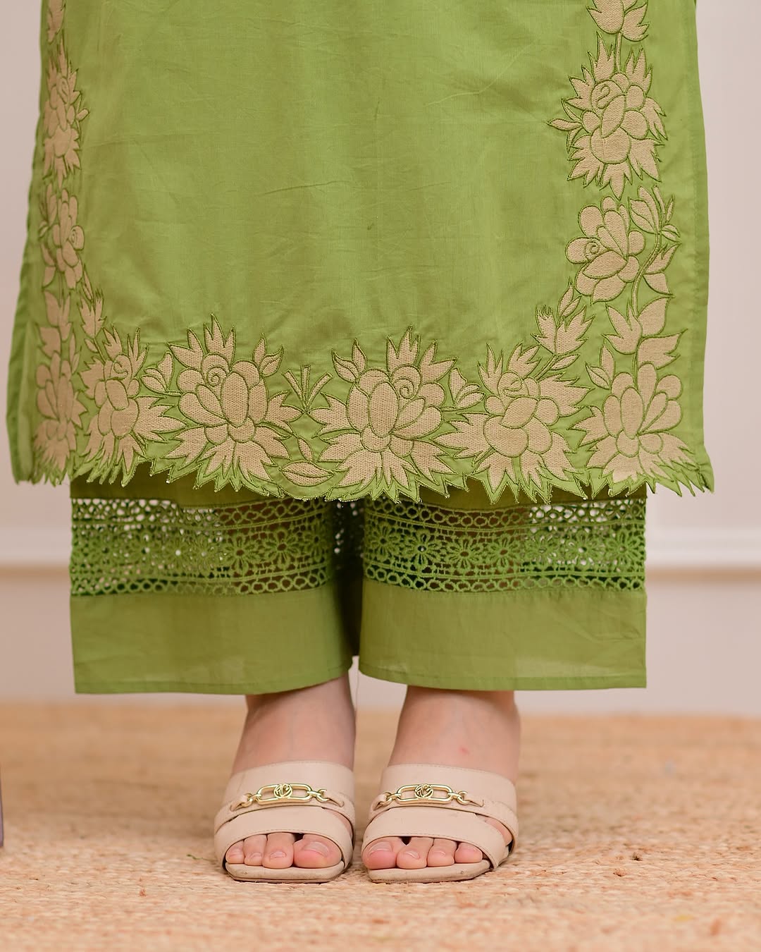 Look straight out of a dreamy movie set as you turn around and walk in this elegant flaired suit! The perfect of traditional wear. (SWSK02)