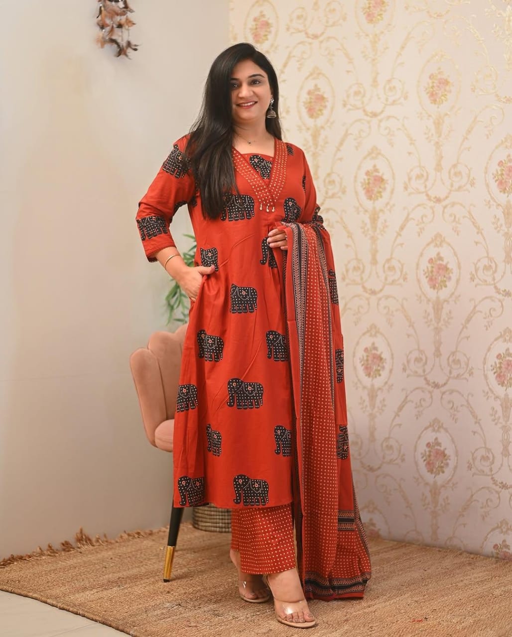 New stylish and affordable beautiful look start a-line set with beautiful elephant print and fabric pure Cotton💃💃 (SWSK04)