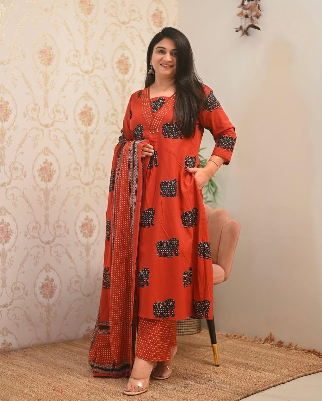 New stylish and affordable beautiful look start a-line set with beautiful elephant print and fabric pure Cotton💃💃 (SWSK04)