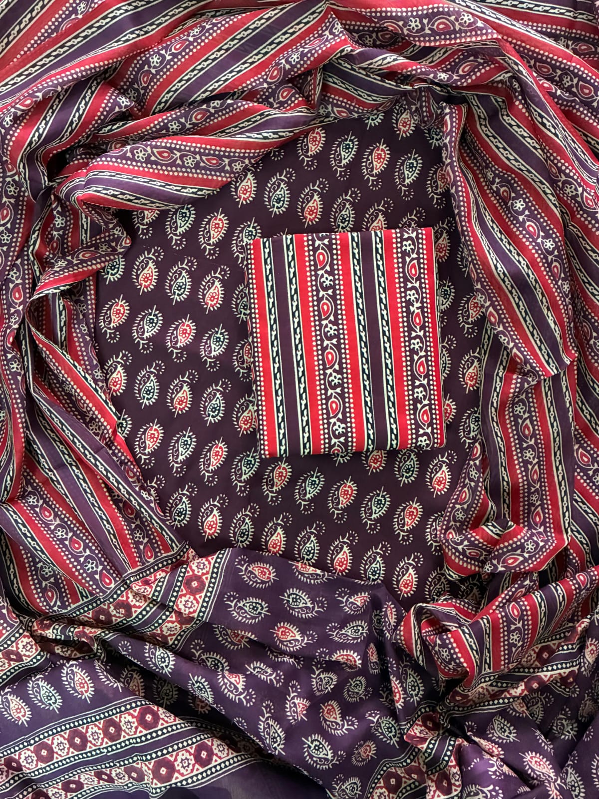 ELEGANT HAND BLOCK PRINT COTTON SUIT SET WITH MULMUL DUPATTA(WACOTMU12)