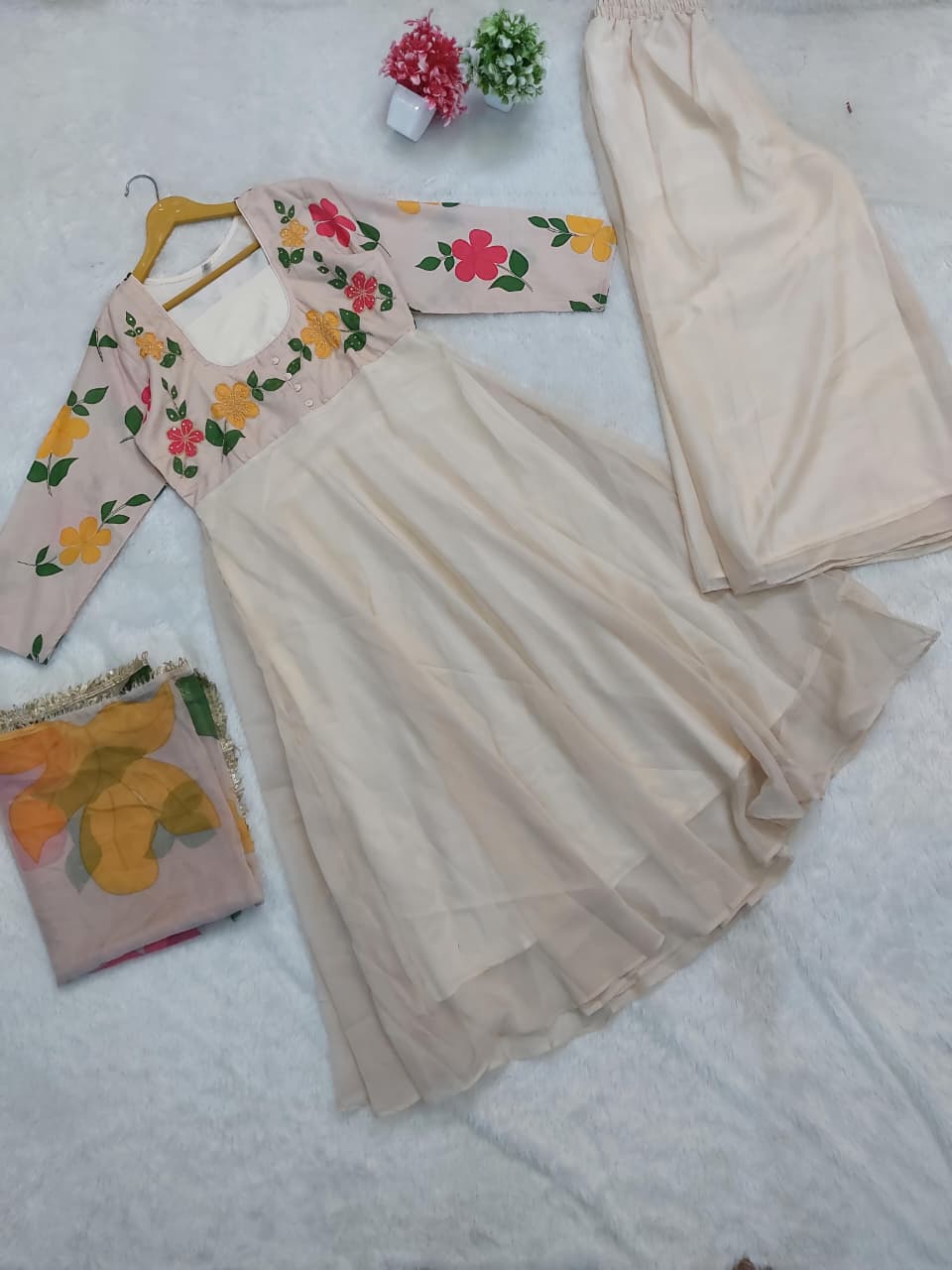 **Ivory Blossom Grace Anarkali Suit** ✨🌸(RRRD34)