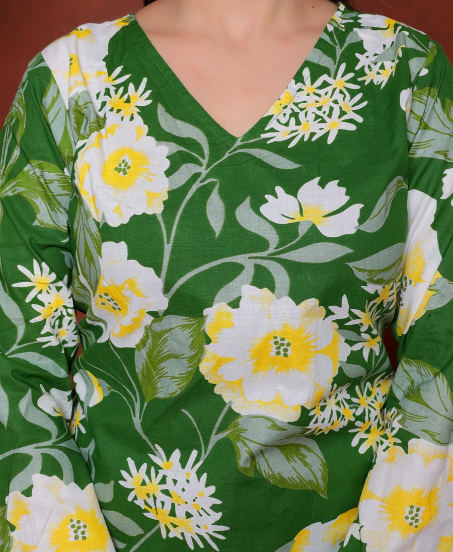 Elevate your ethnic wardrobe with this chic and vibrant fuchsia pink blue skay green  kurti. Featuring a striking white lily print, this piece is designed for the modern woman who loves a mix of classic charm and edgy details.(RRRD40