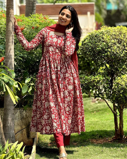 💃 *Beautiful Heavy Anarkali Kurti Pant and Kota doria Dupatta*💃💃💃