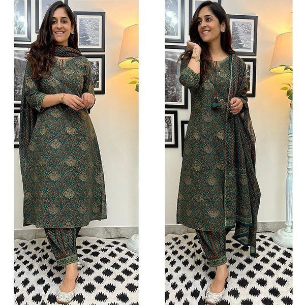 Printed cotton kurta with hand work and pleated salwar and soft cotton malmal dupatta💃💃  (SWRD33)