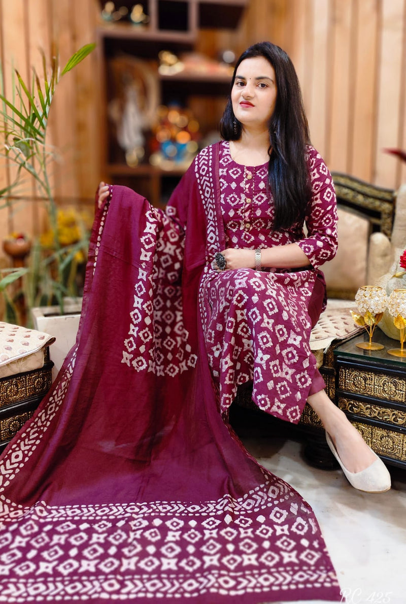 Beautiful febric reyon suit is perfect for all occasions SWRD44