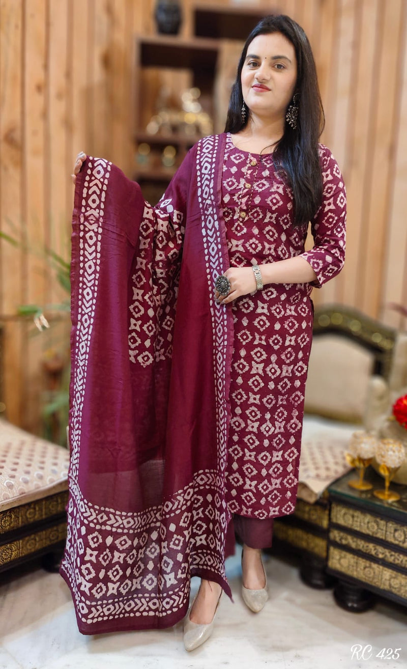 Beautiful febric reyon suit is perfect for all occasions SWRD44