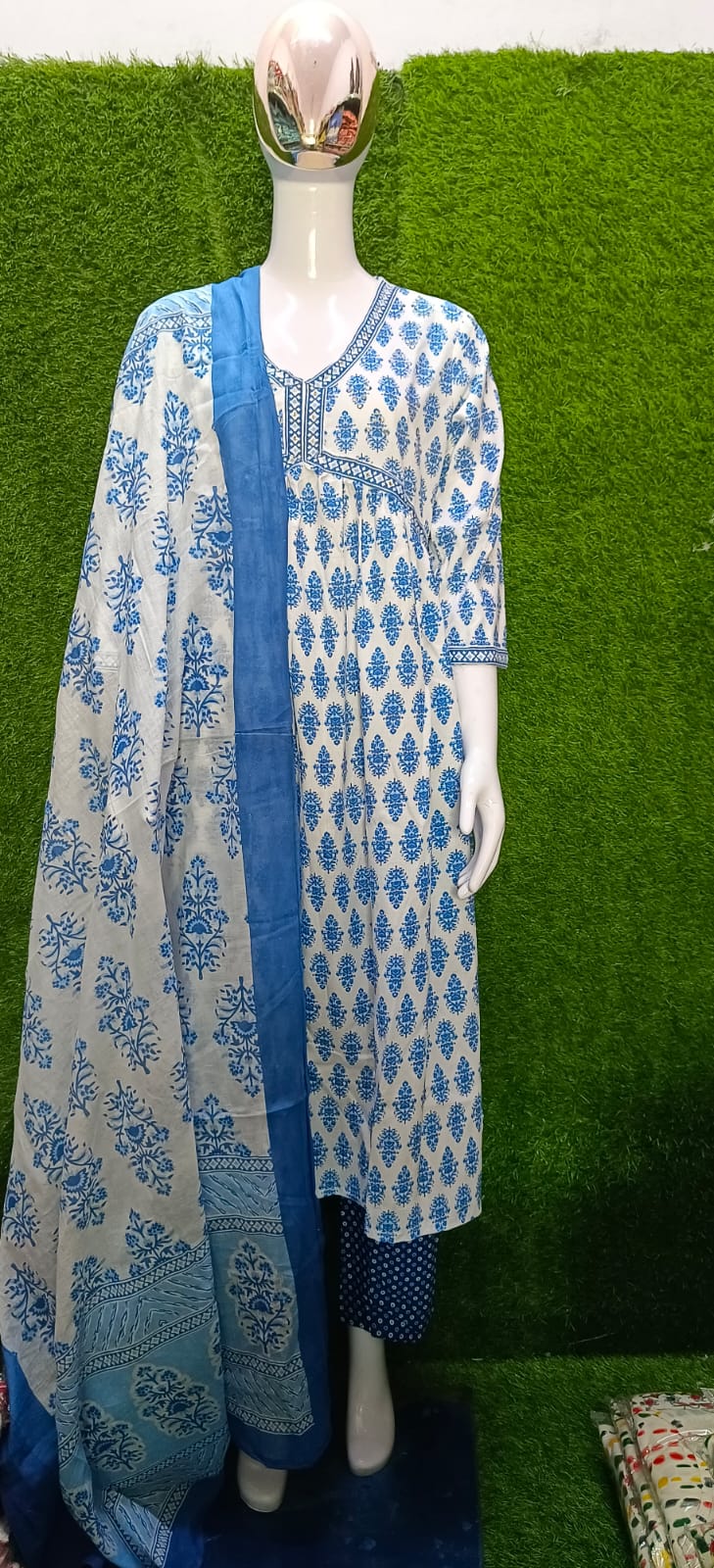 Beautiful Rayon 140 Fabric nayra cut +Aaliya cut Kurti with pent Duppta set 👗