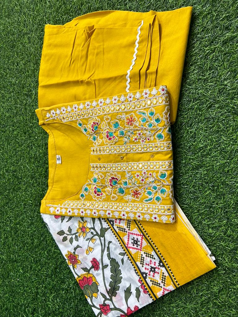 AEMBROIDERY ND ADDHA WORK ON YOUK AND LESS WORK ON KURTI & PANT PRINTED MULMUL DUPPTA